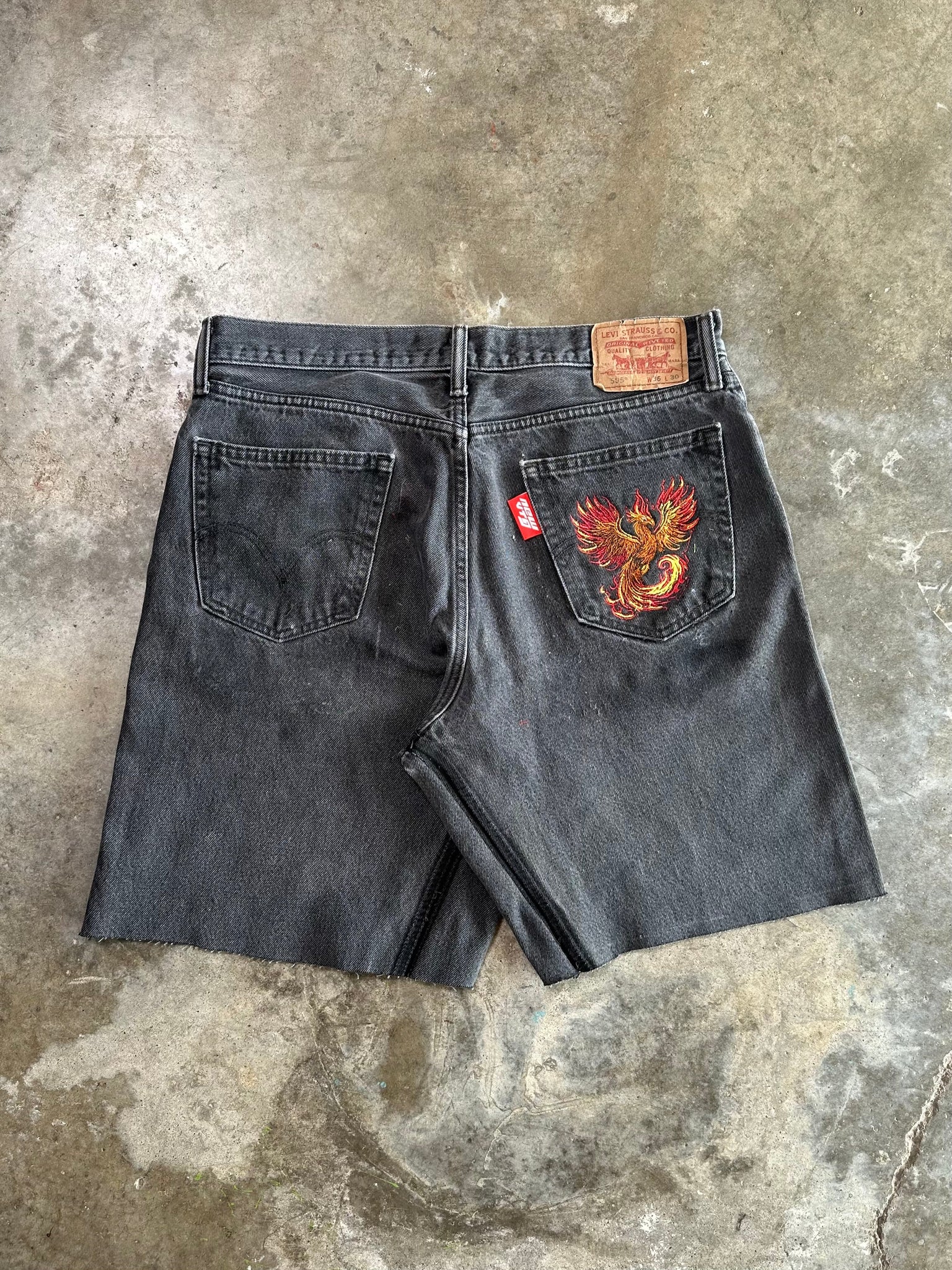 (36) New Vtg Embroidered Pheonix Wide Leg Jorts