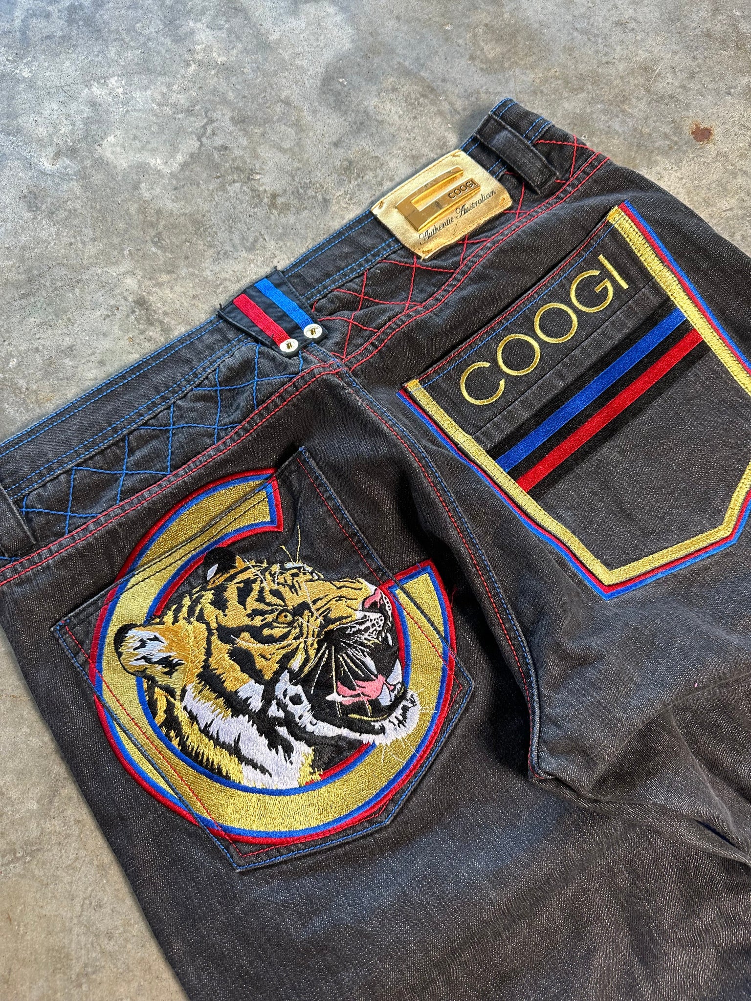 (42 x 35) Coogi Tiger Embroidered Jeans