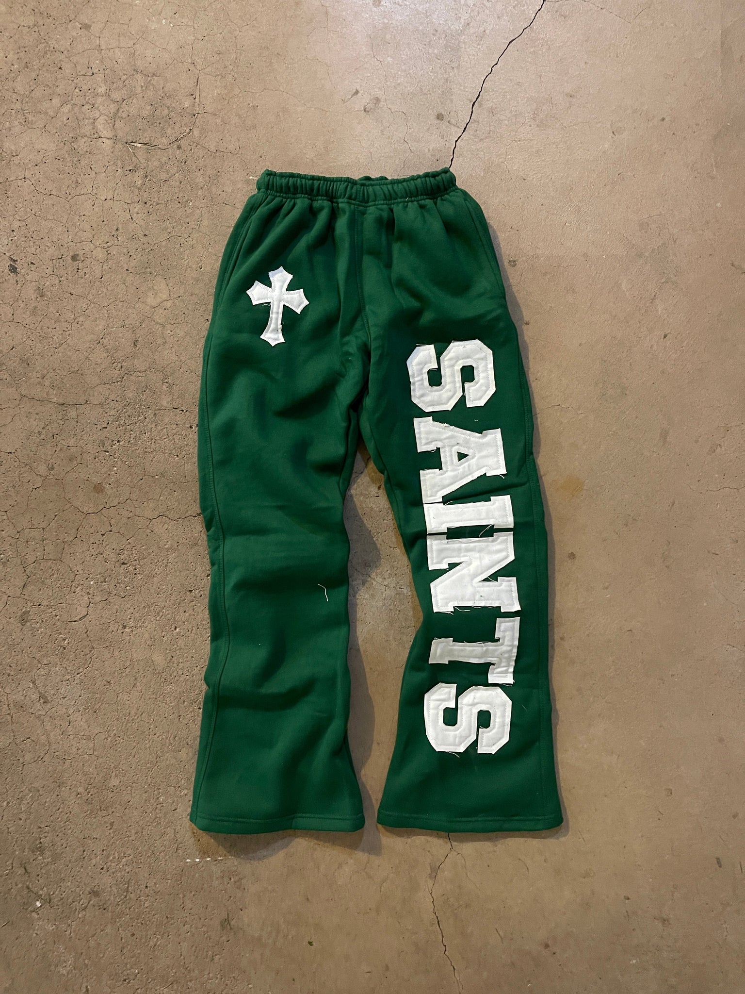 GREEN FLARED SWEATPANTS