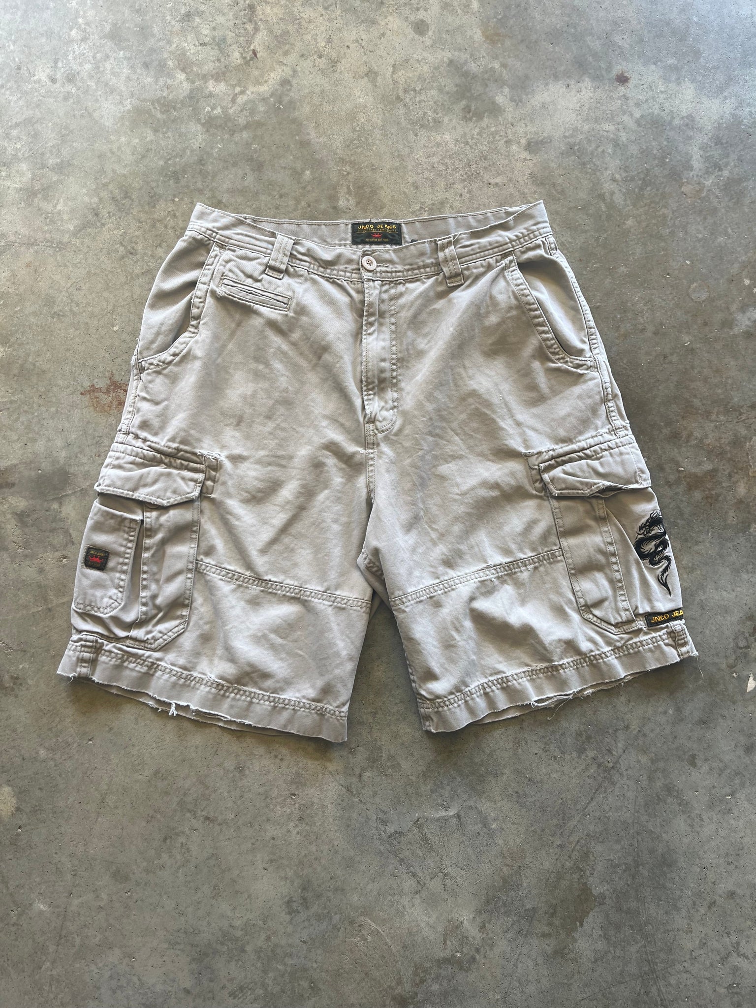 (36) JNCO Dragon Embroidered Cargo Shorts