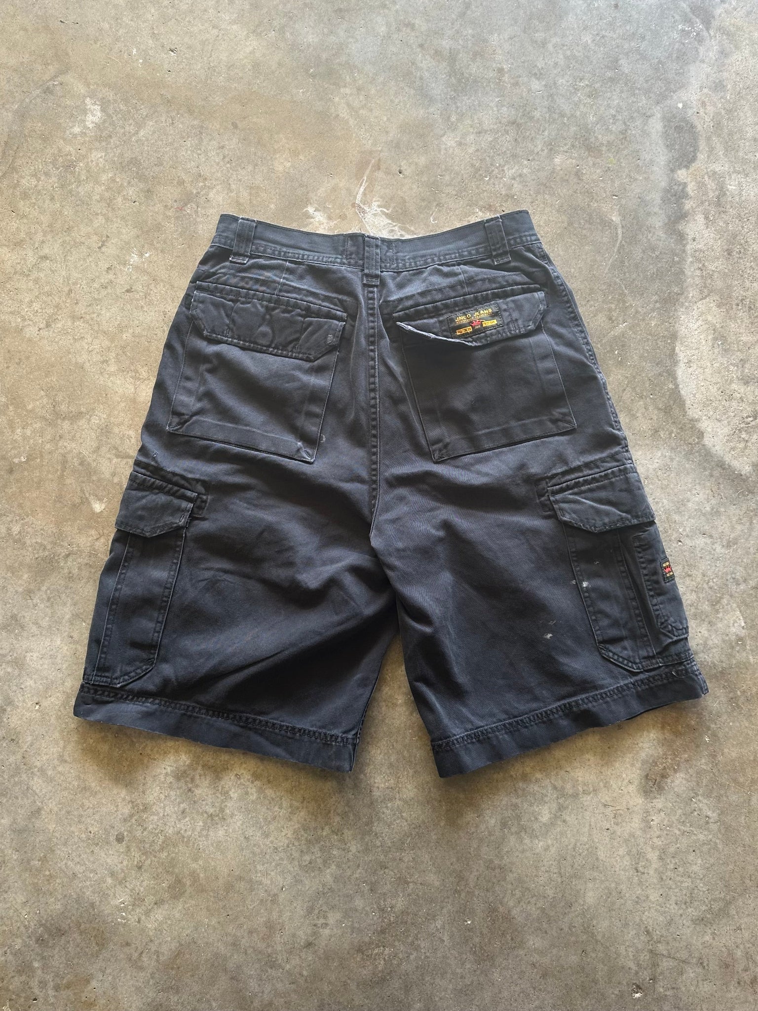 (32) 90s JNCO Embroidered Shorts