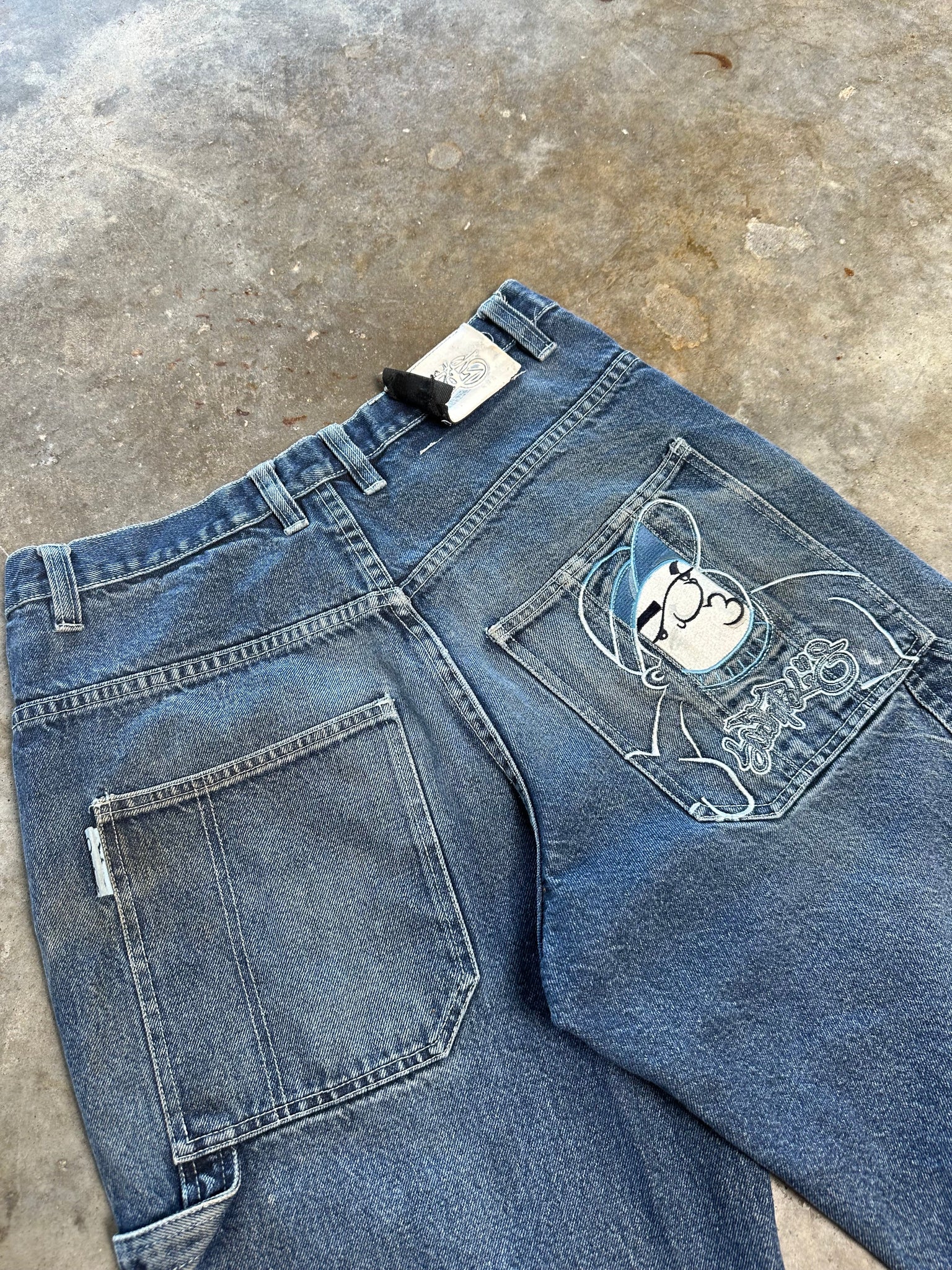 (34) South Pole Embroidered Jorts