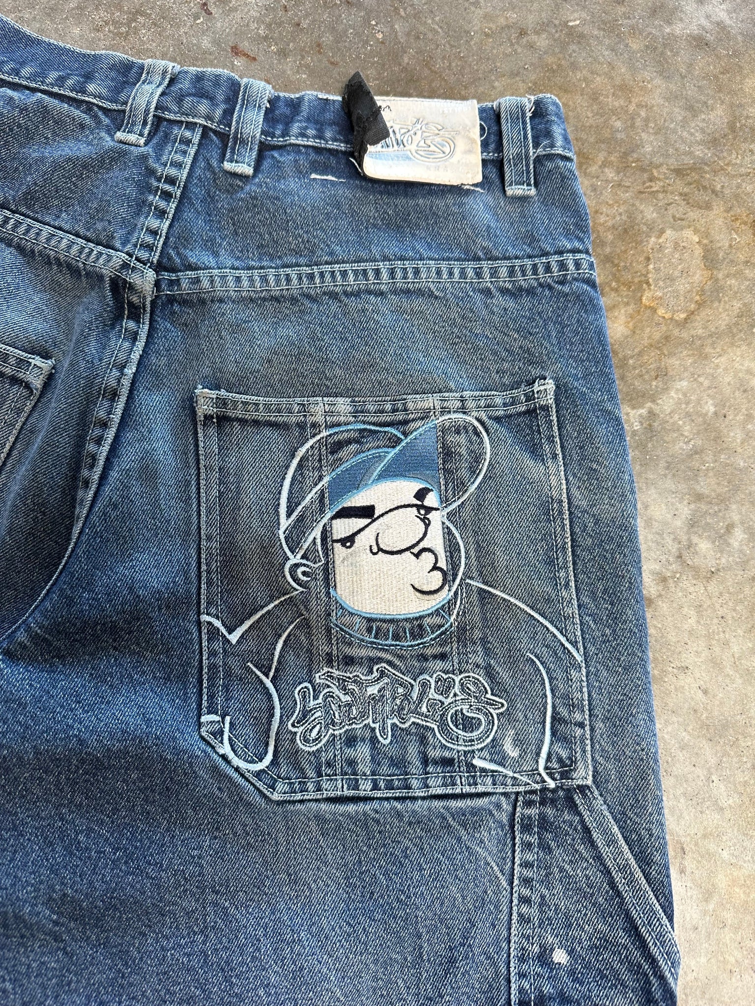 (34) South Pole Embroidered Jorts