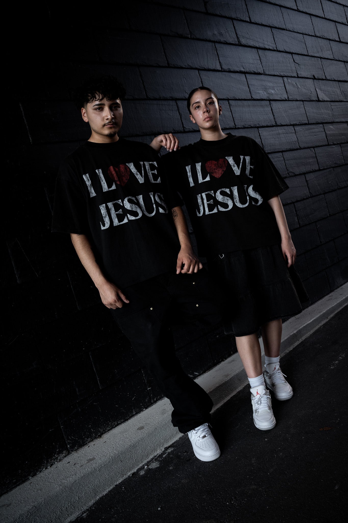 "I LOVE JESUS" BOXY TEE (BLACK)