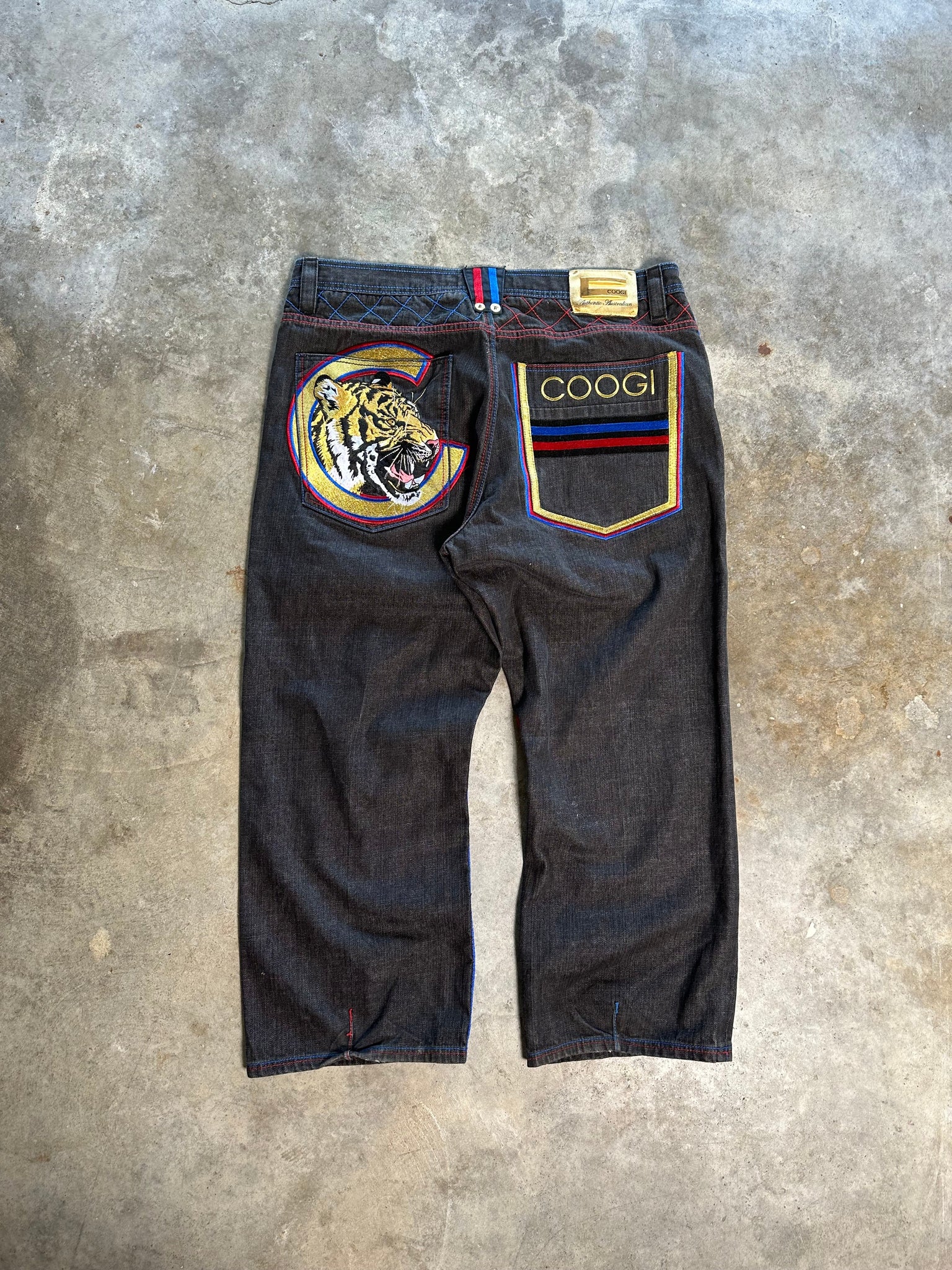 (42 x 35) Coogi Tiger Embroidered Jeans