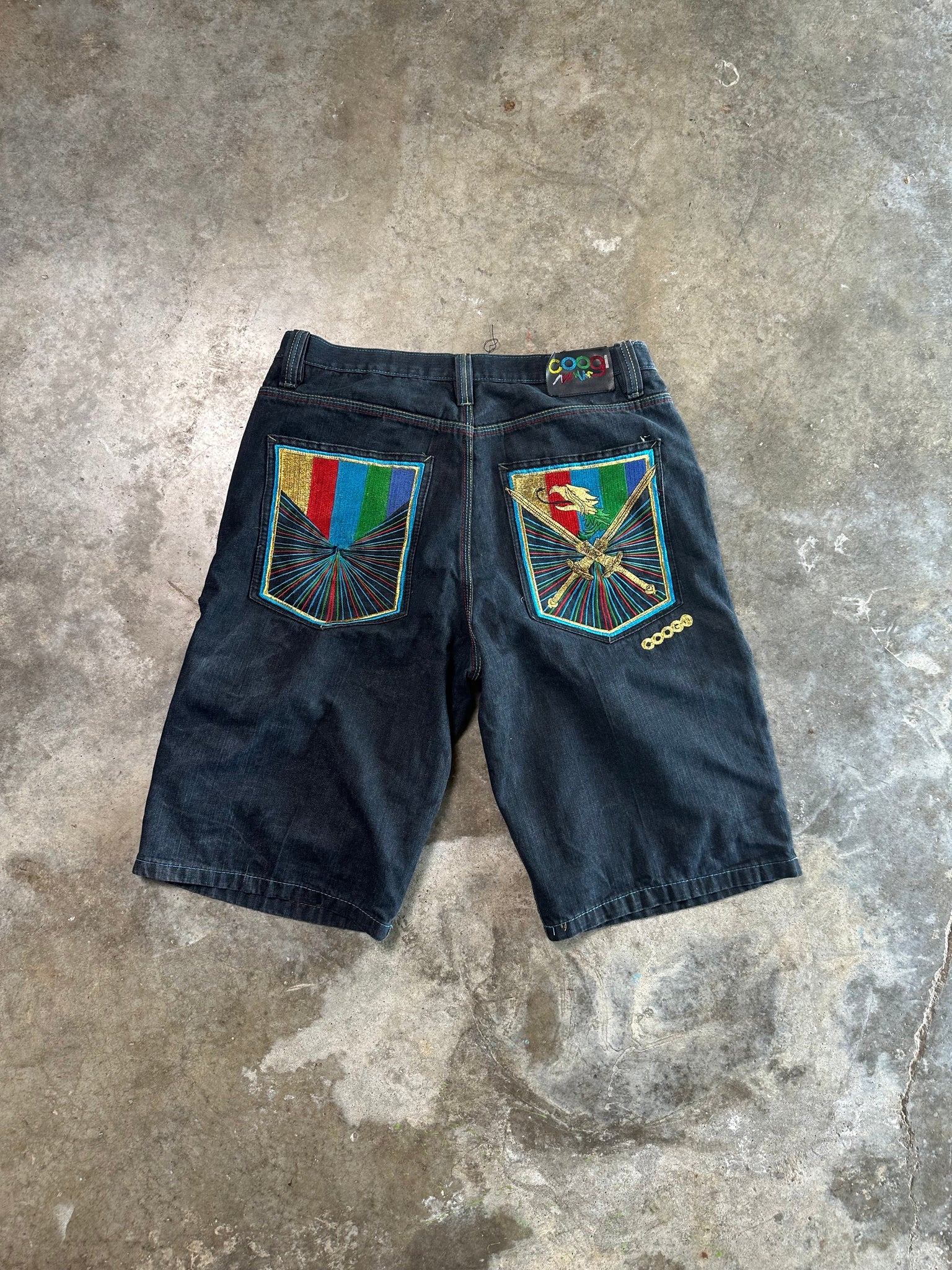 (38) Vintage Coogi Embroidered Jean Shorts