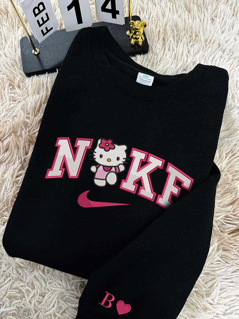 Hello Kitty – Embroidered Sweatshirt