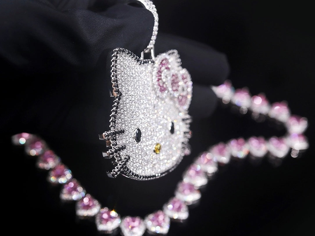 Hello Kitty Sparkly Necklace