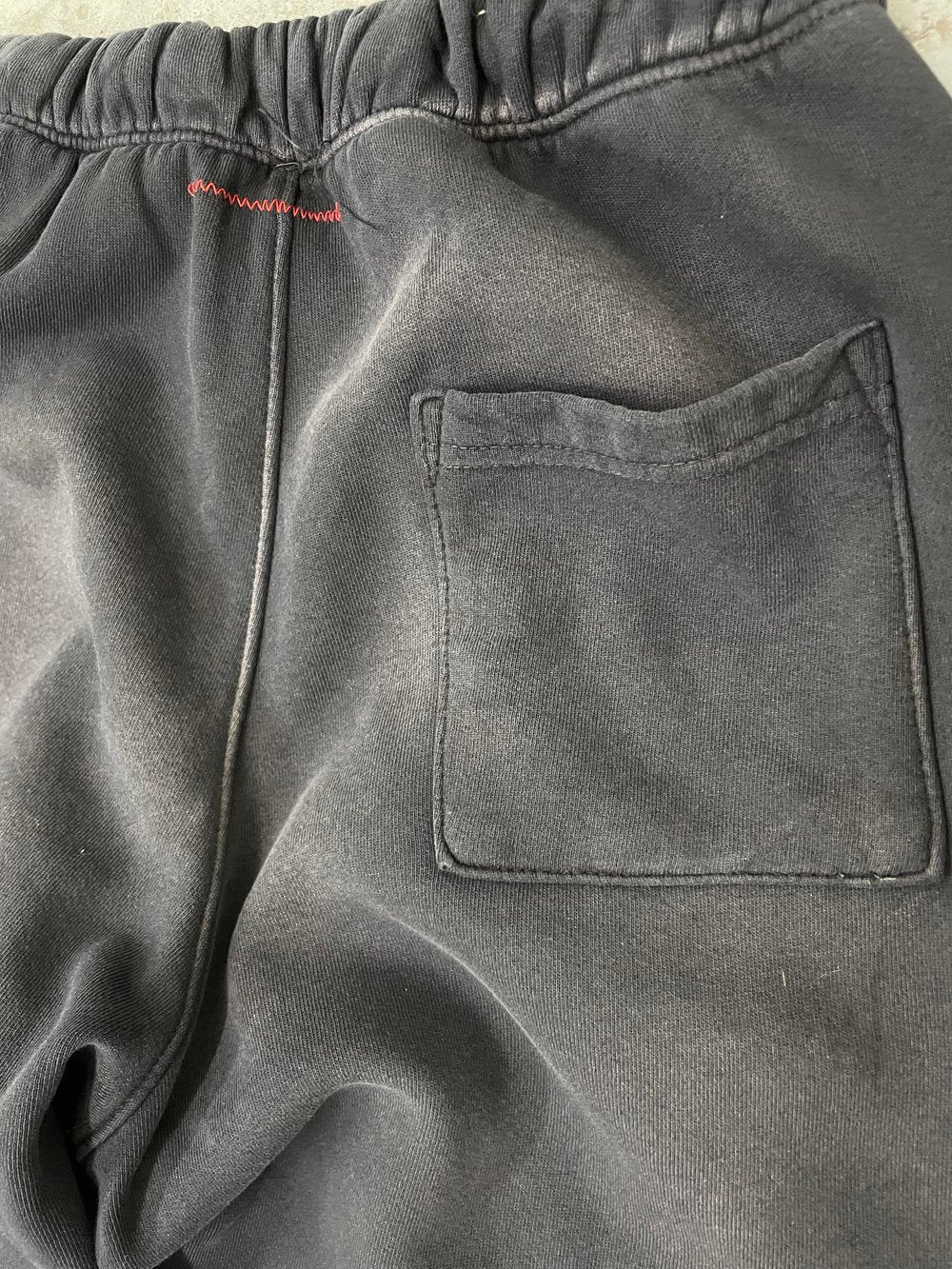 MOOJI SWEATS 02 / AGED BLACK