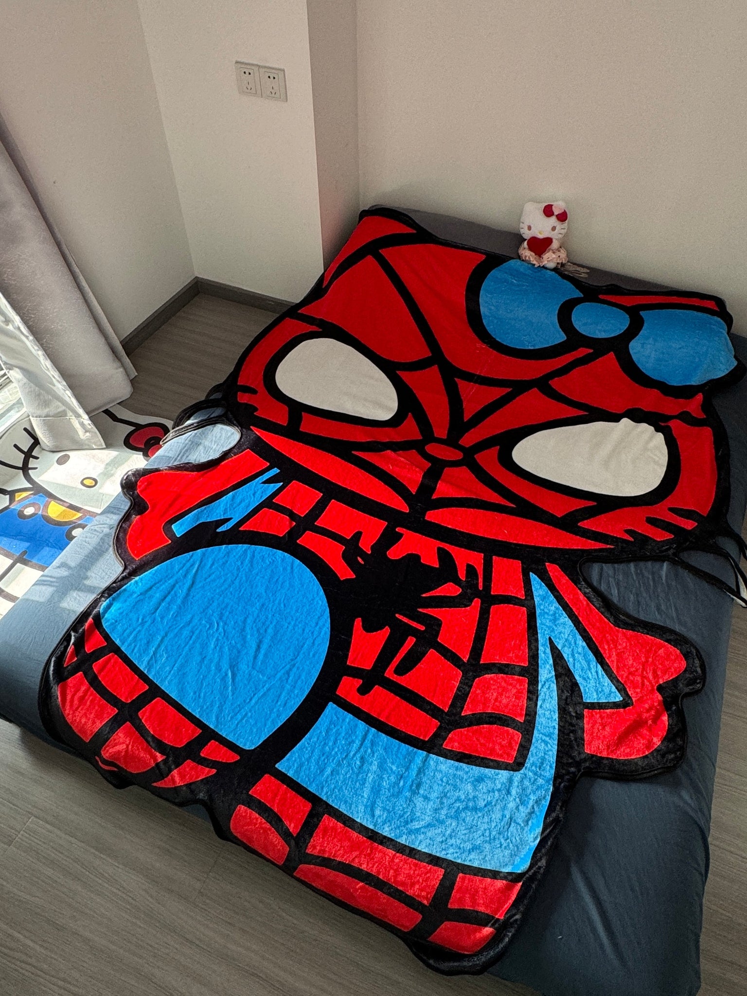 KT x Spiderman Shape Blanket Flannel Throw Blanket Cute Blanket Lightweight Super Soft Cozy for Bed Kids Adult Valentine Gift