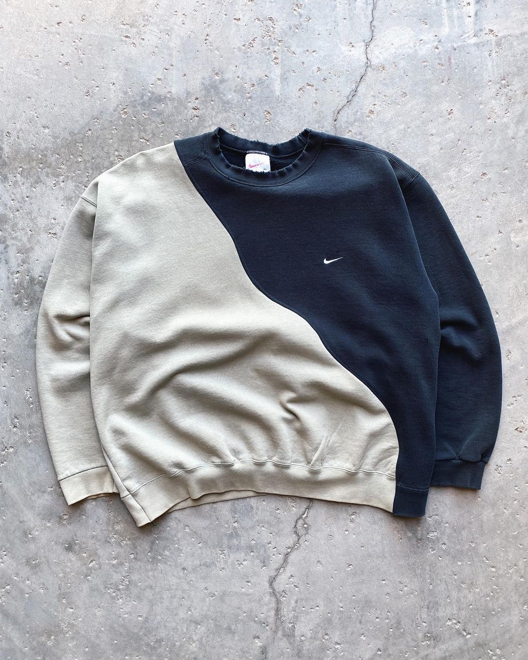 Vintage Nike Two-tone Sweatshirt