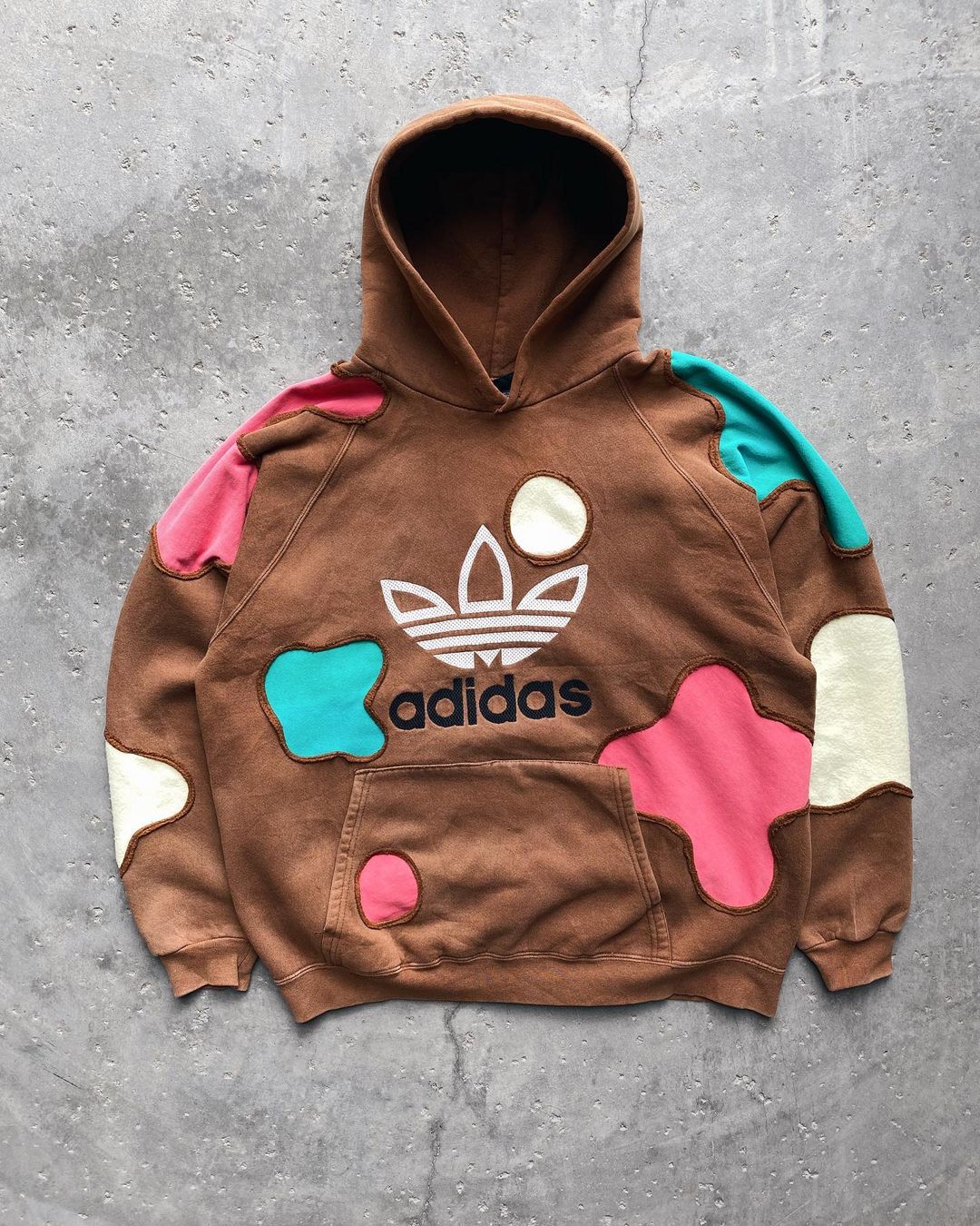 Vintage Adidas Patch hoodie