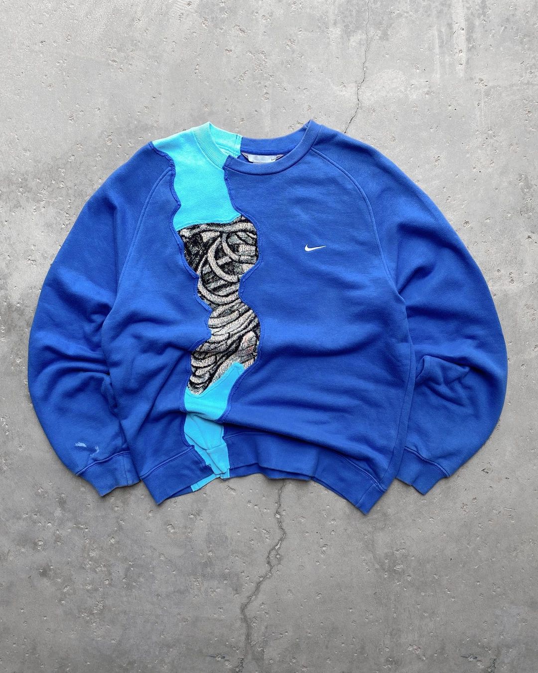 Nike The Art Of Skeleton Sweatshirt Blue