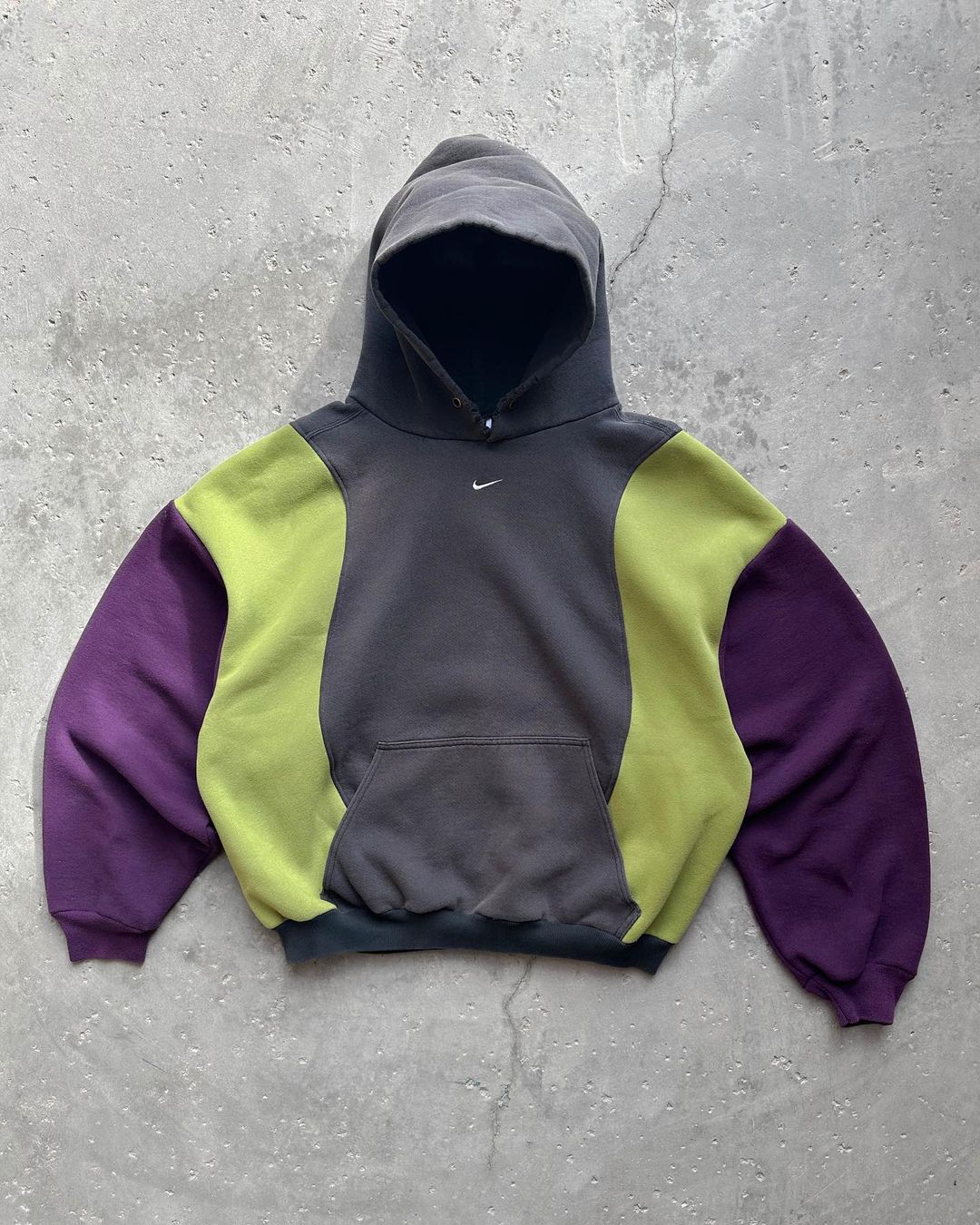 Nike Mid Swoosh Hoodie Color Down