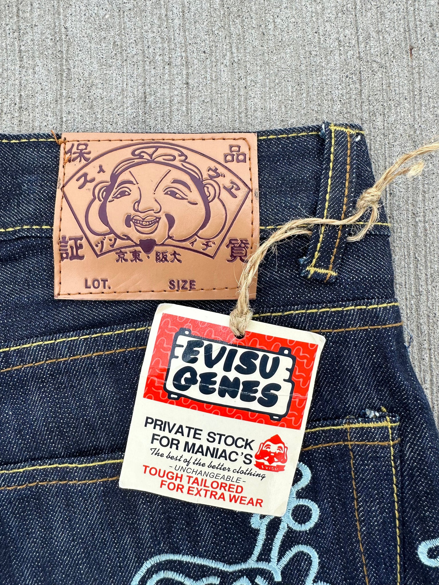 (32) Y2K Evisu Embroidered Bass Dark Wash Jean Shorts NWT