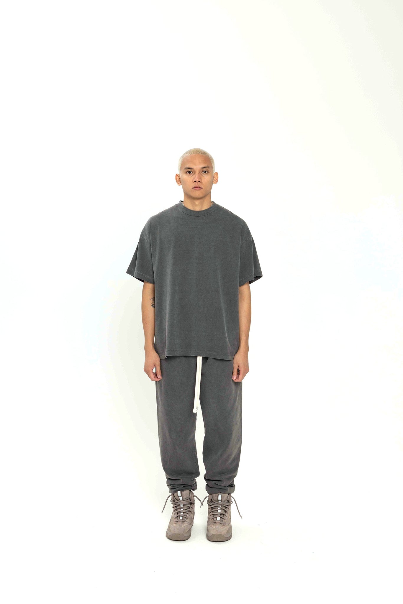 CMX BLACK PIGMENT OVERSIZE TEE