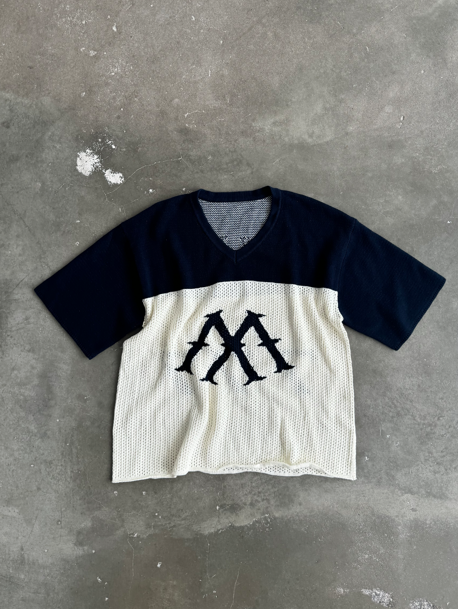 CONTRAST WHITE BLUE KNIT JERSEY