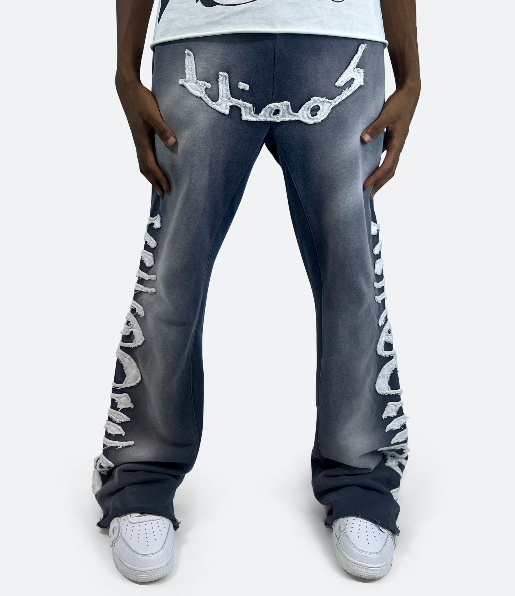 KHAÖS FLARED SWEATPANTS