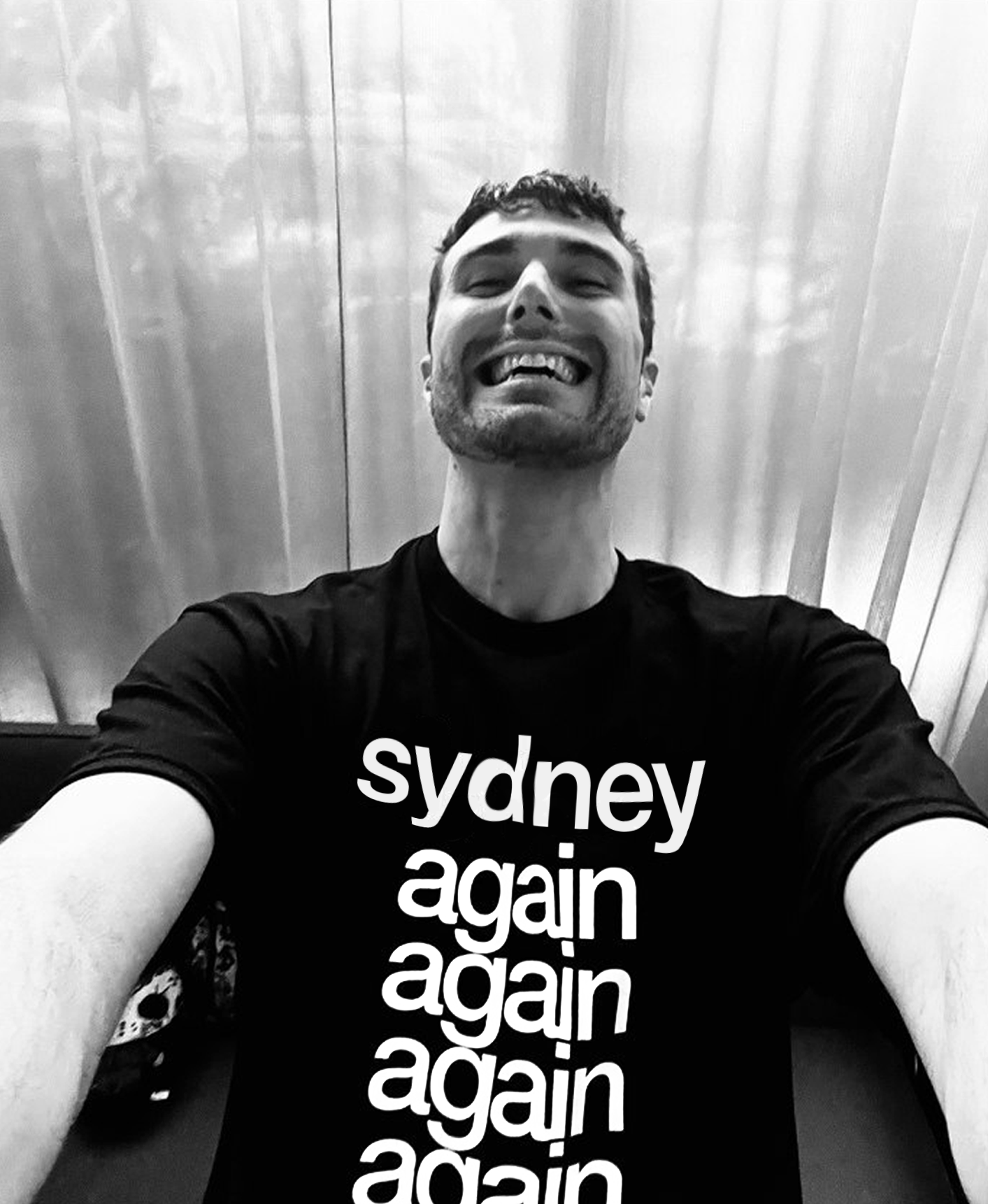 FRED AGAIN.. '24 TOUR MERCH SYDNEY, QUDOS BANK ARENA BLACK T-SHIRT