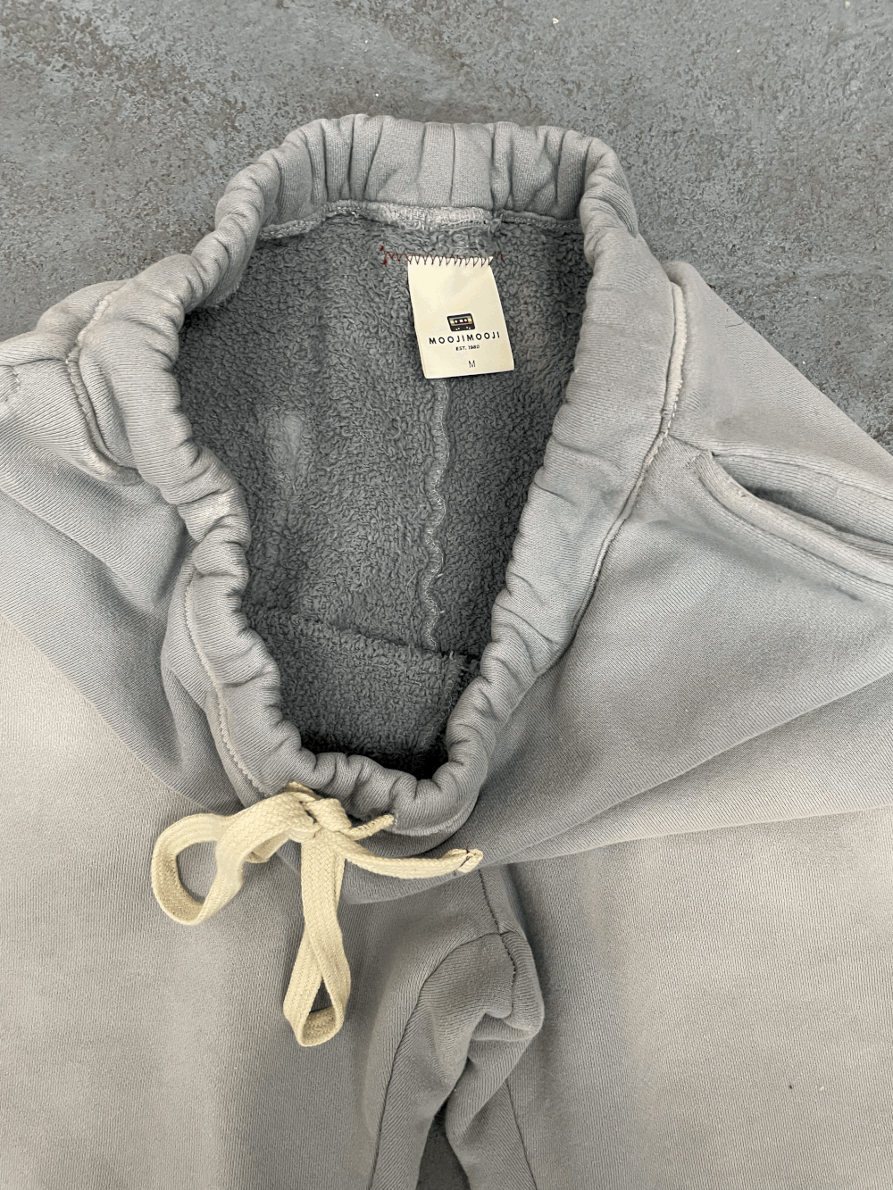 MOOJI SWEATS 02 AGED GREY